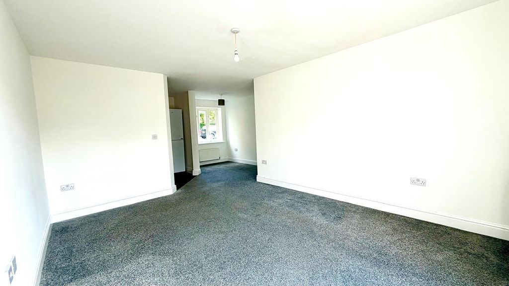 Property photo 3 of 23