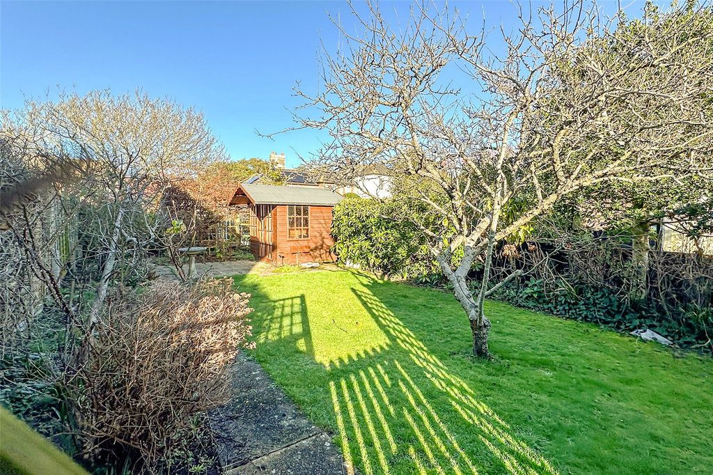 Property photo 2 of 15 Picture No. 11