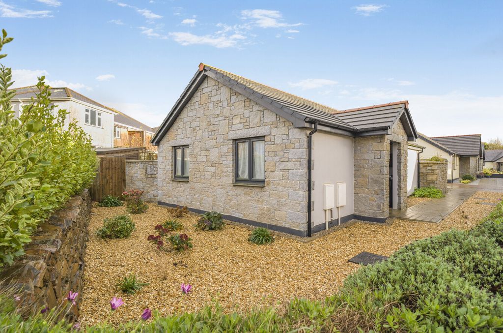 Property photo 2 of 22 1376465-1-6912083...