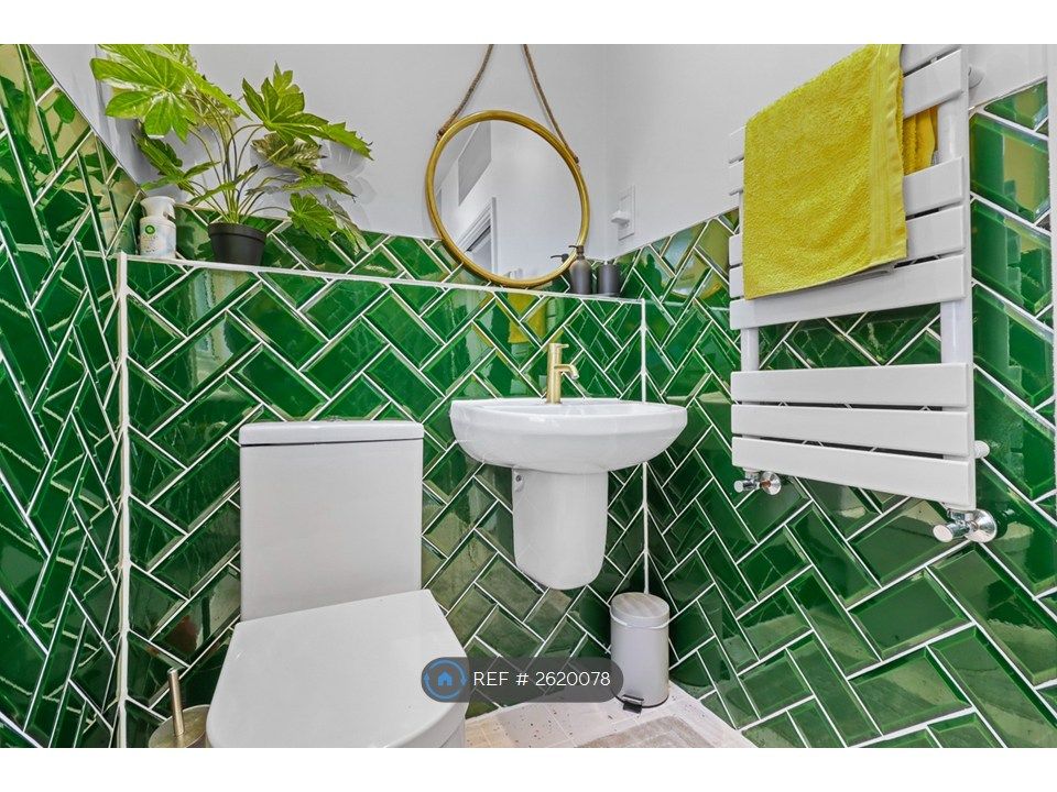Property photo 2 of 7 Bathroom