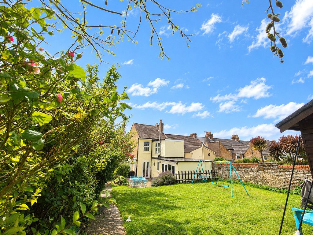 Property photo 2 of 21 Picture No. 23