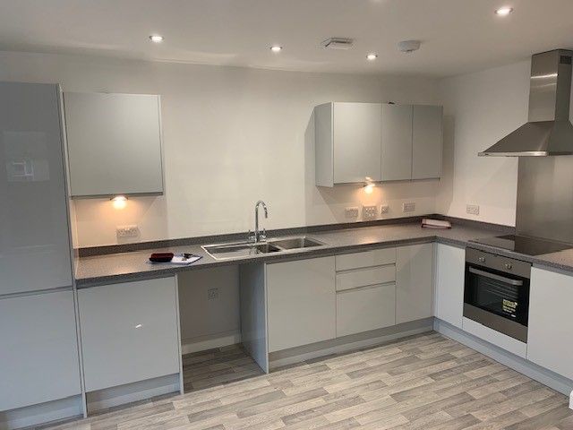 Property photo 3 of 8 Kitchen