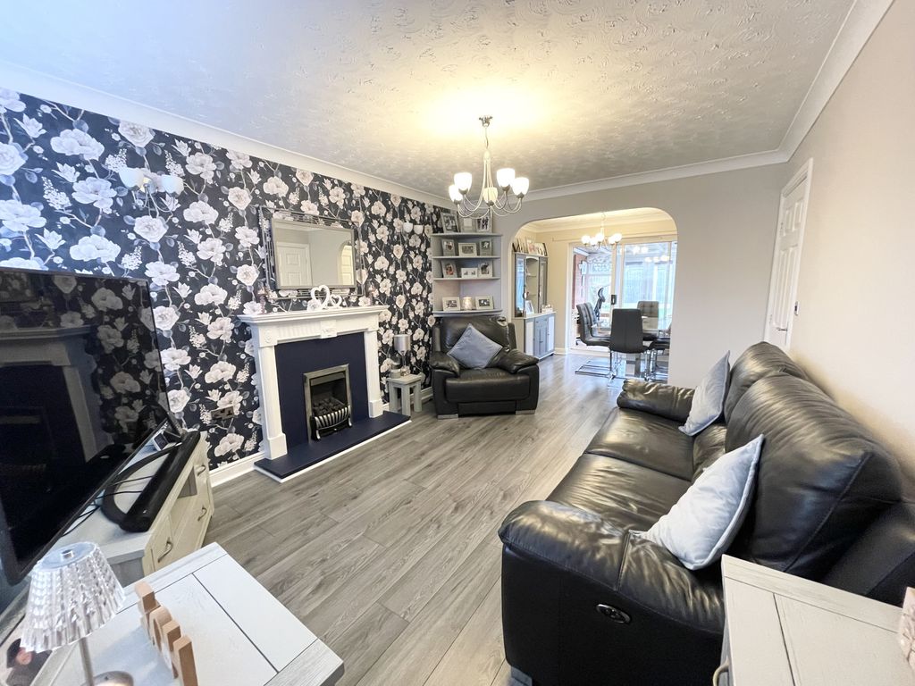 Property photo 3 of 25