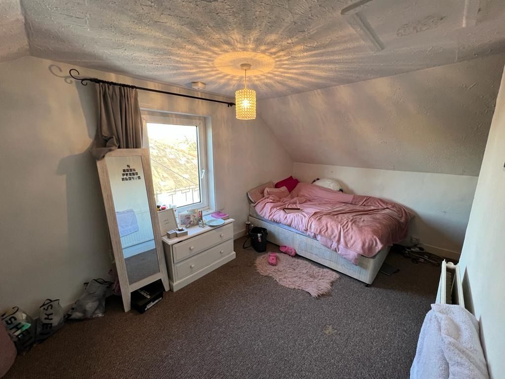 Property photo 3 of 10 4701842