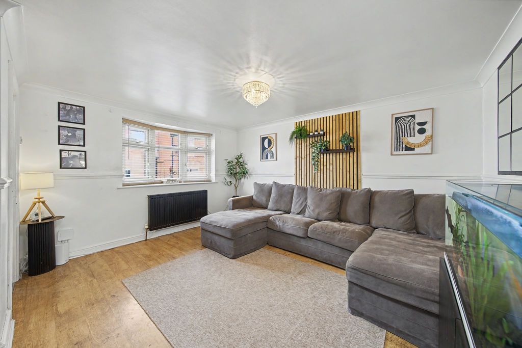 Property photo 2 of 22 Living Room