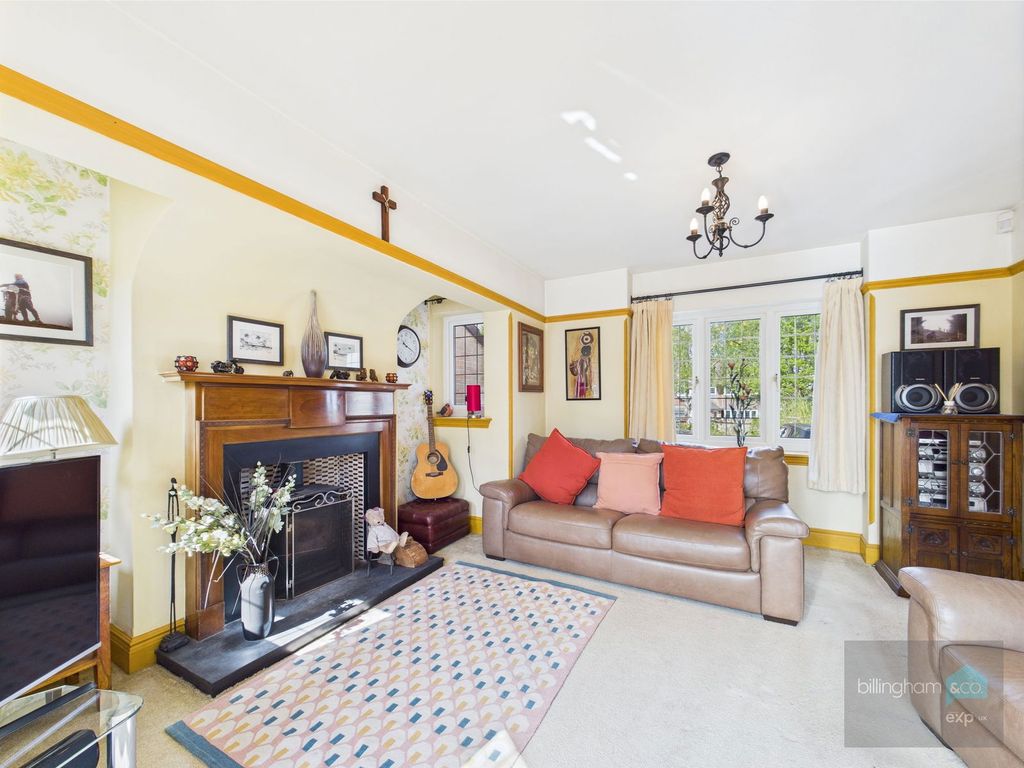 Property photo 3 of 28