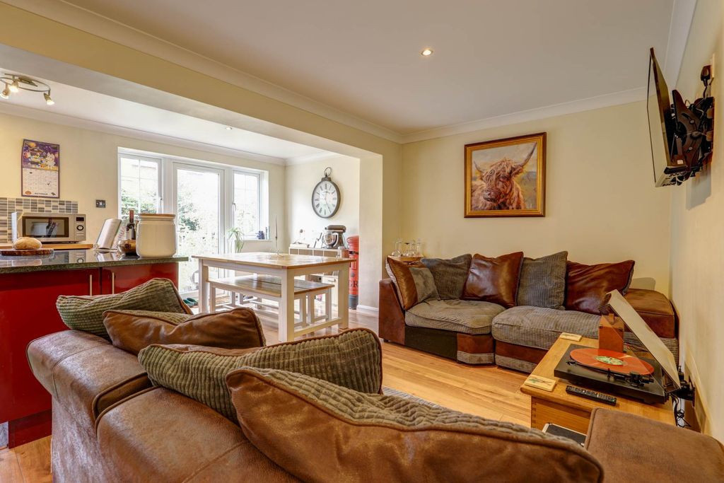 Property photo 2 of 21