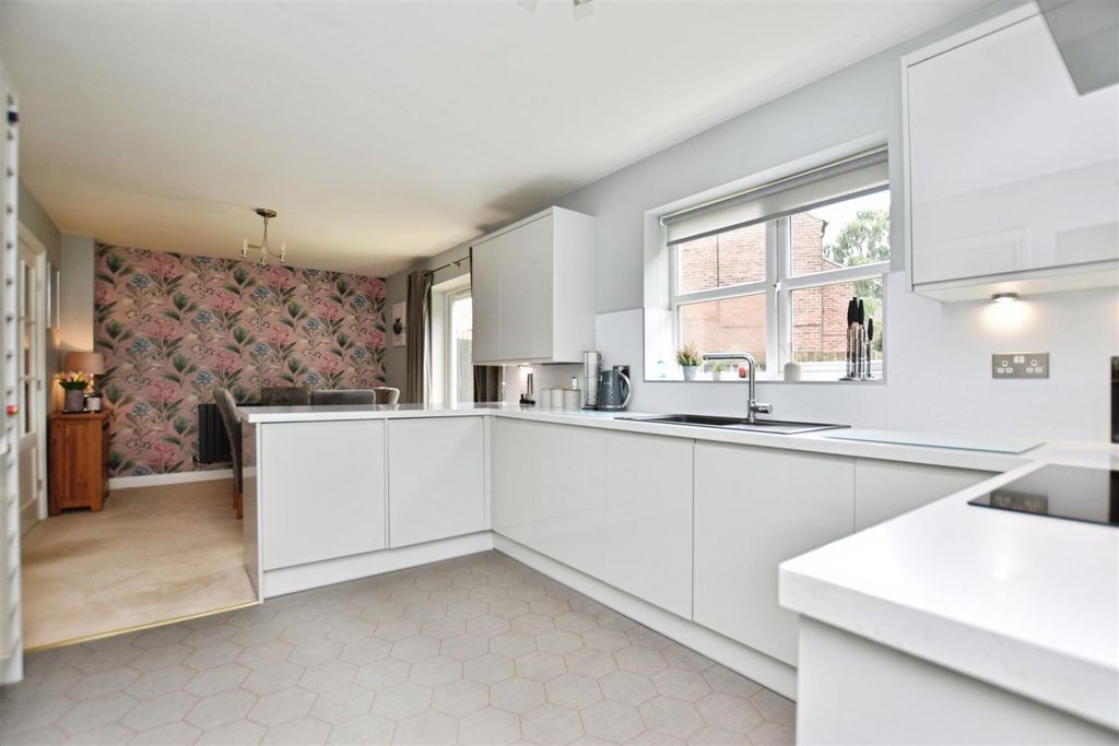 Property photo 2 of 23 Open Plan Dining Kitchen