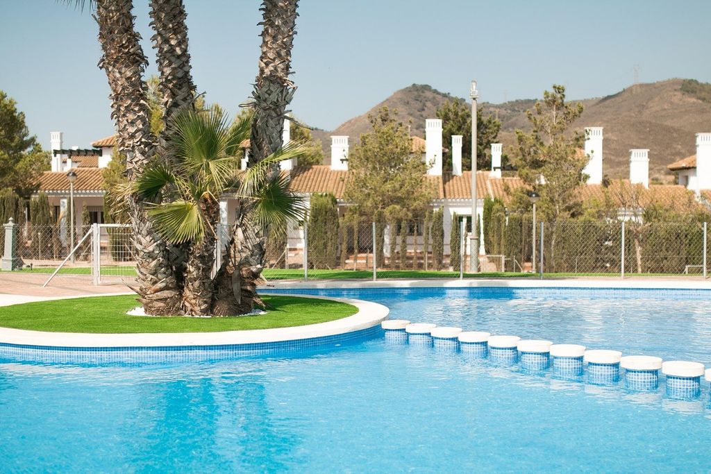 Property photo 2 of 43