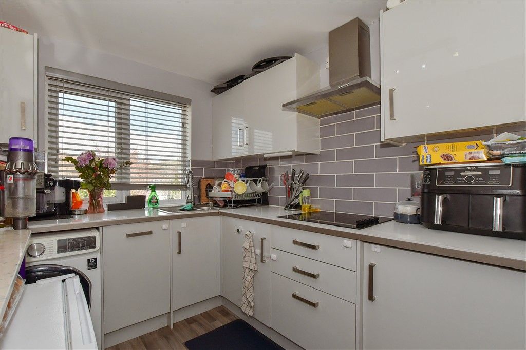 Property photo 2 of 11 Kitchen