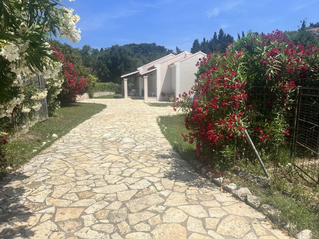 Property photo 2 of 10 House Entrance