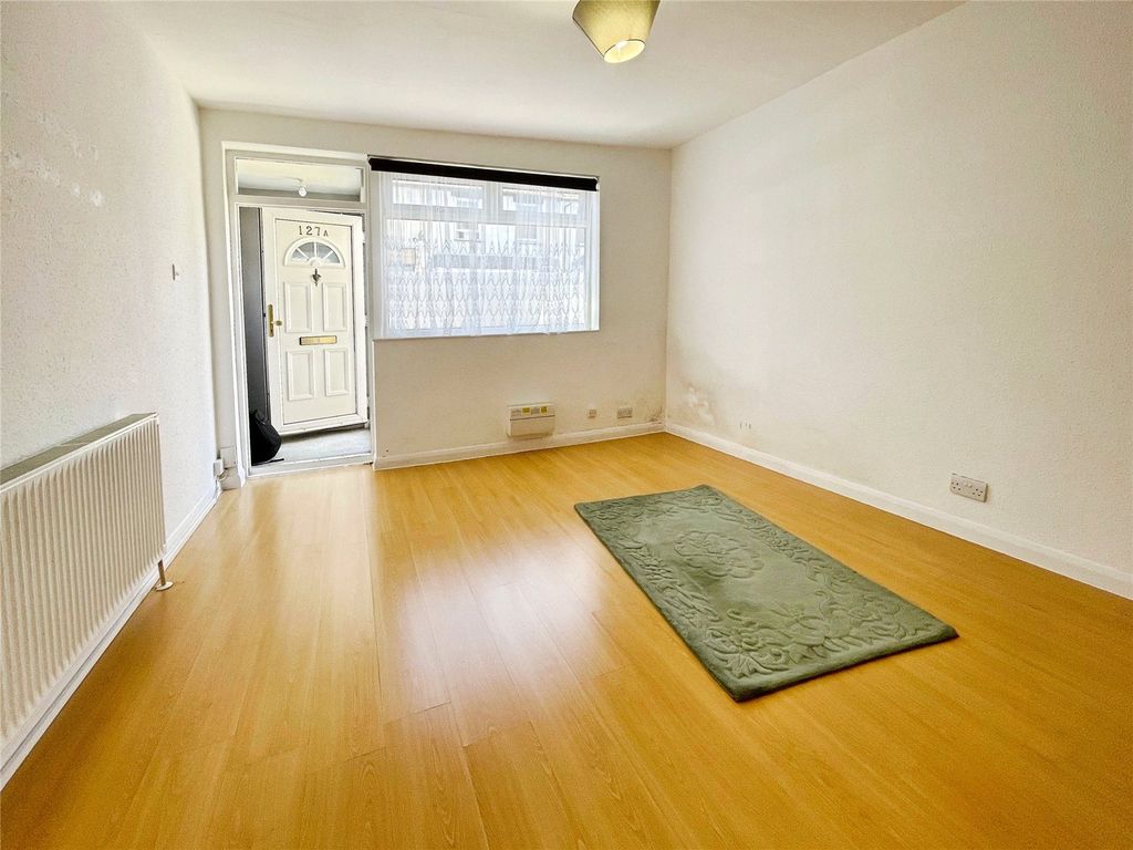 Property photo 2 of 8 Picture No. 01