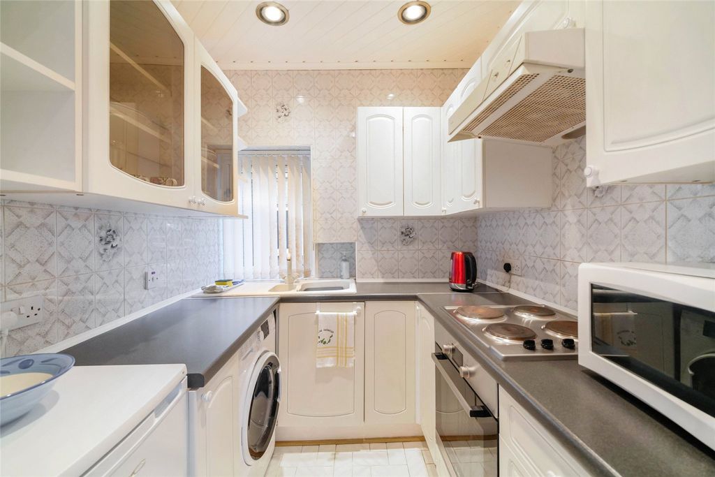 Property photo 3 of 21 Picture No. 09