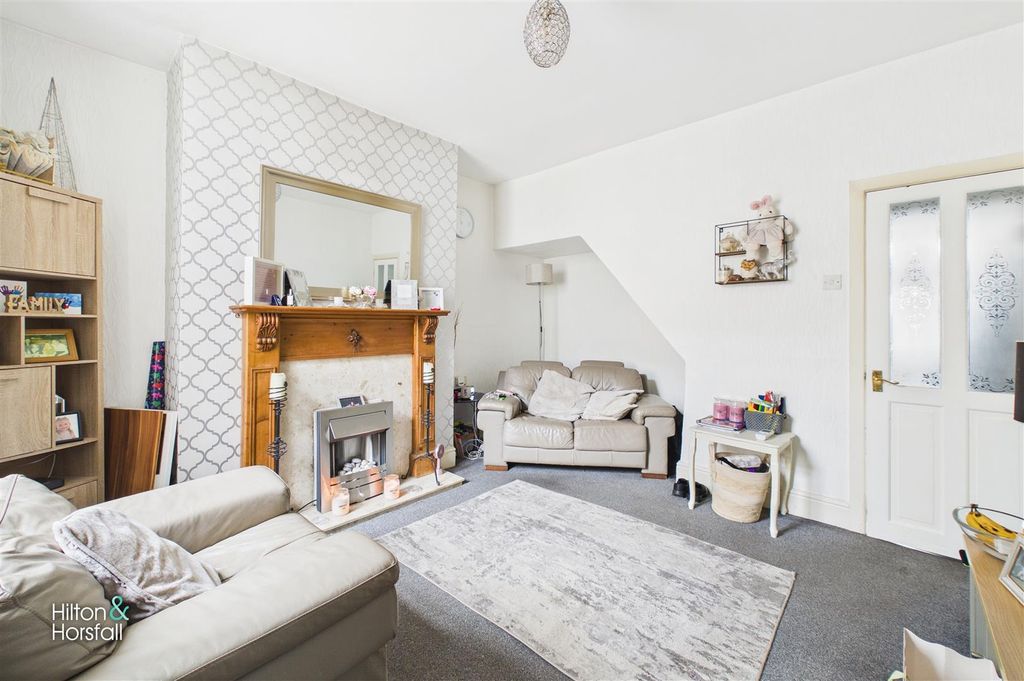 Property photo 3 of 9 Bread Street