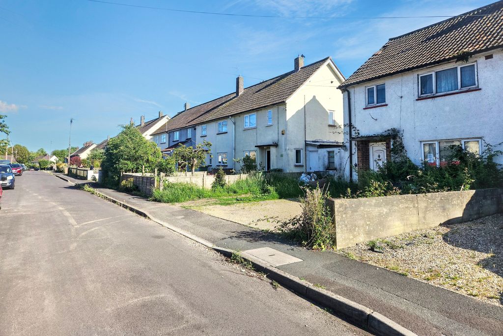 Property photo 3 of 5 43 Portland Road, Street, Somerset, BA16 9Px
