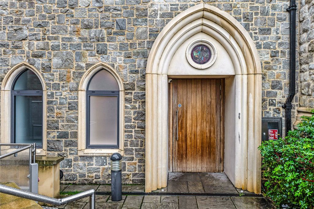 Property photo 2 of 20 Picture No. 03