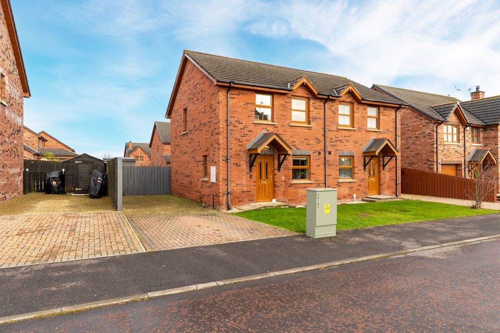 Property photo 1 of 28 003