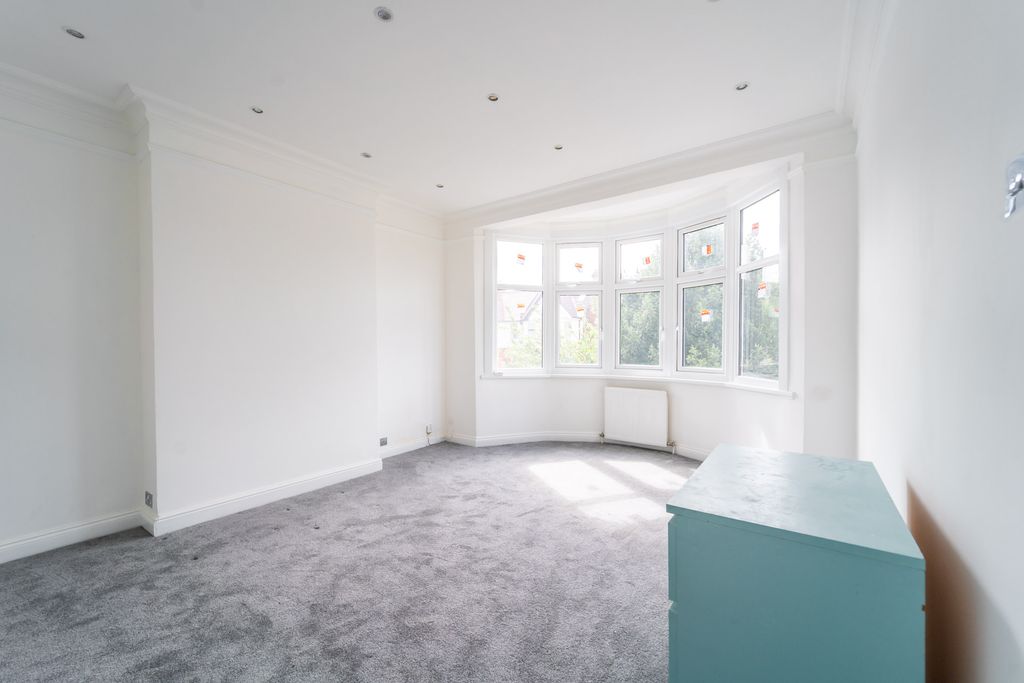 Property photo 1 of 12 Mba06858