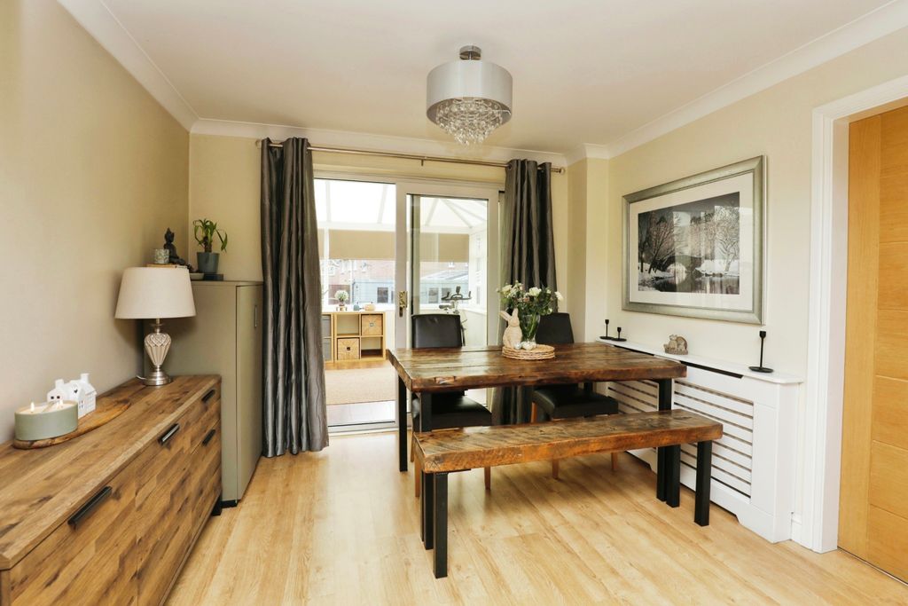 Property photo 3 of 27 Lounge/Dining Room