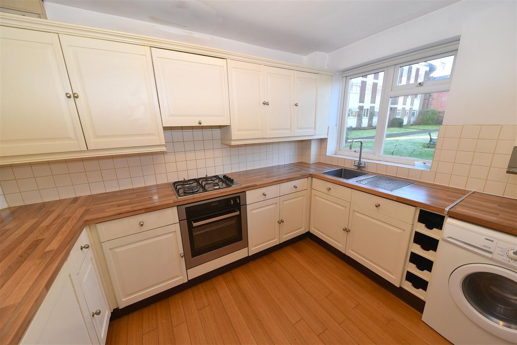 Property photo 3 of 16 Kitchen.Jpg