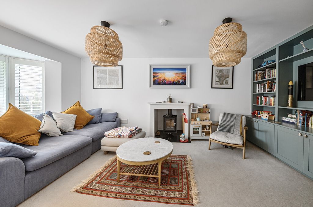 Property photo 3 of 19 1302093-13-683Ec4...