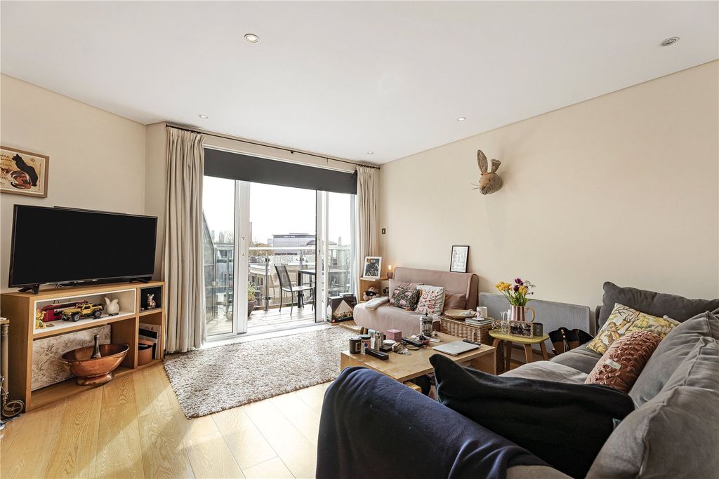 Property photo 2 of 21 Reception Room