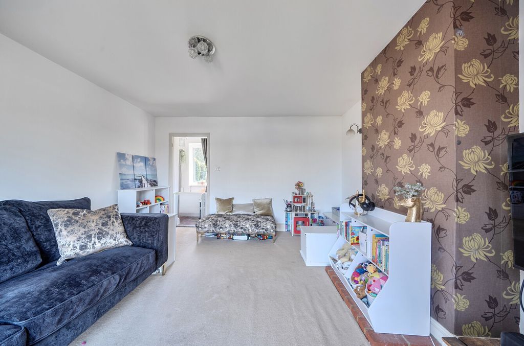 Property photo 3 of 12 1-6A3E07A00706c-1...