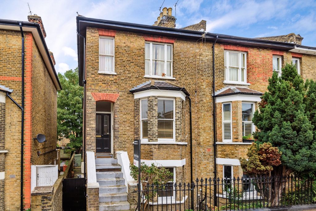 Property photo 1 of 12 External