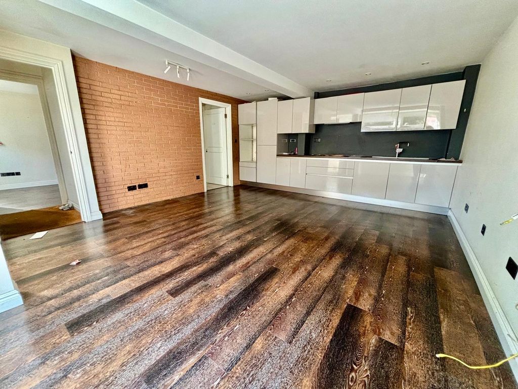 Property photo 3 of 6 Picture No. 06