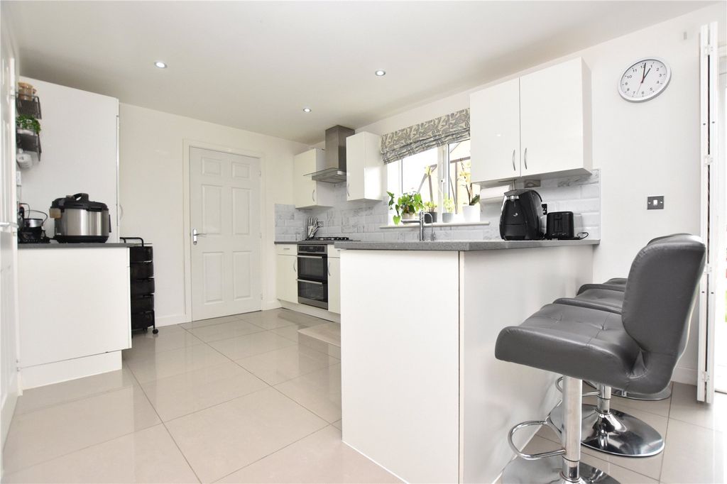 Property photo 2 of 23 Picture No. 04