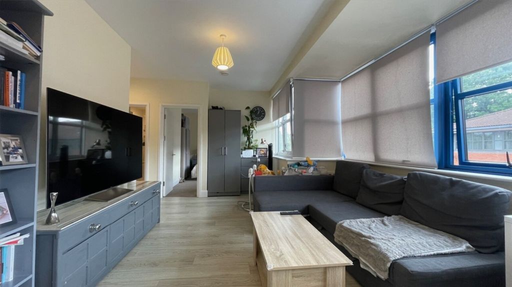 Property photo 3 of 6