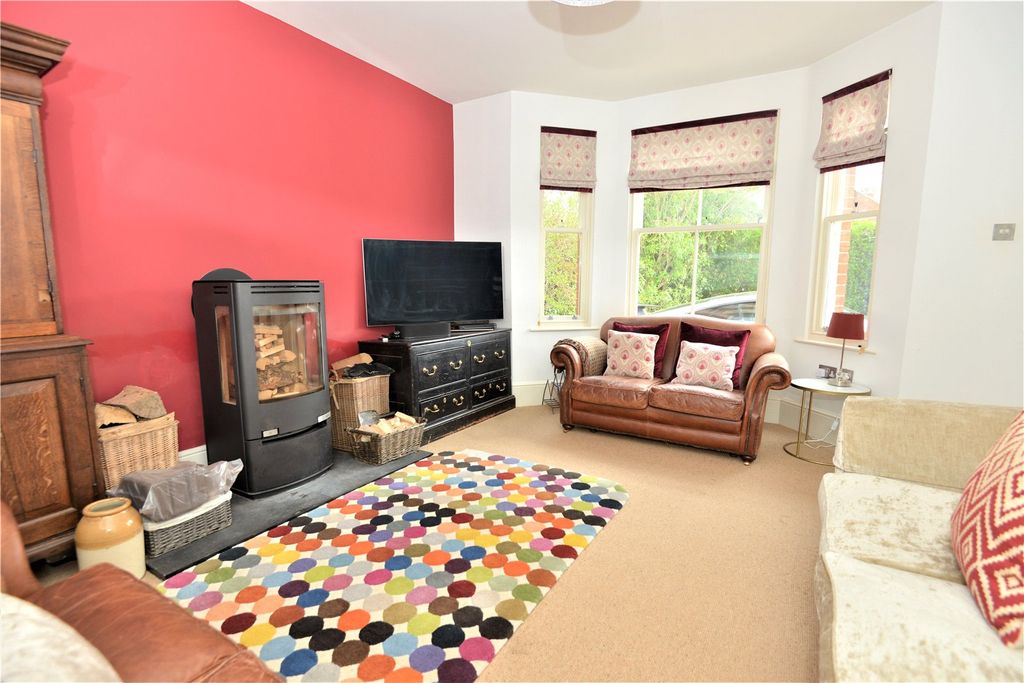 Property photo 3 of 22 Picture No. 30