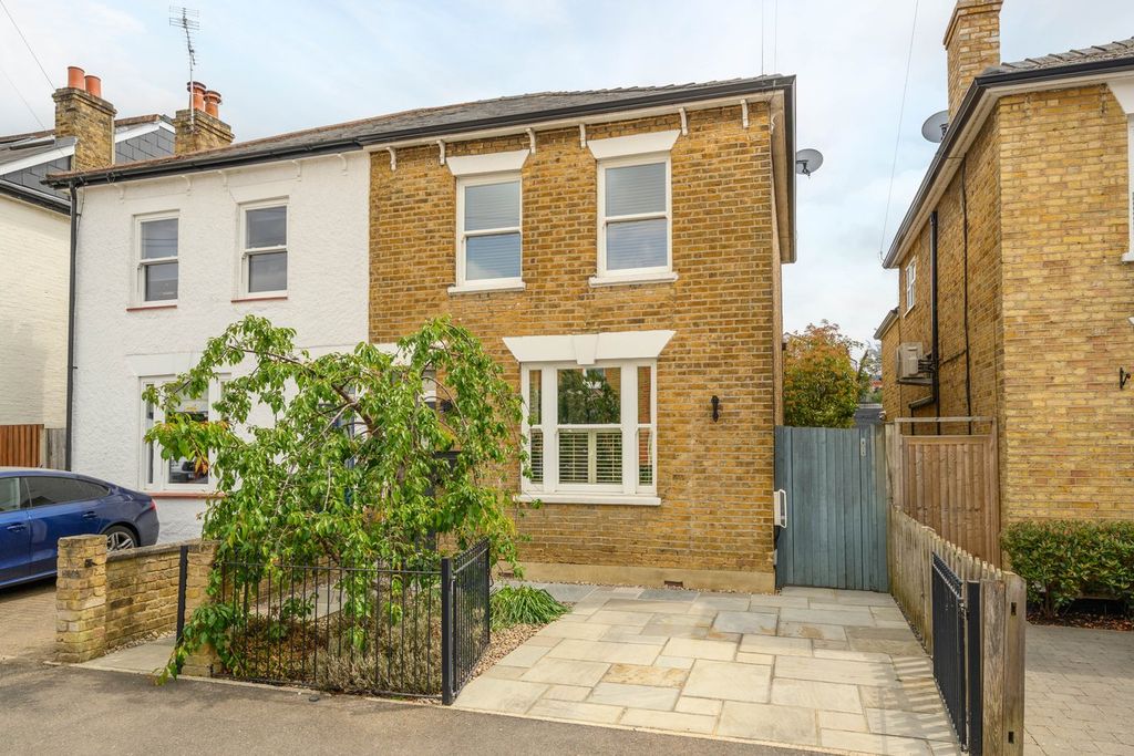 Property photo 1 of 12