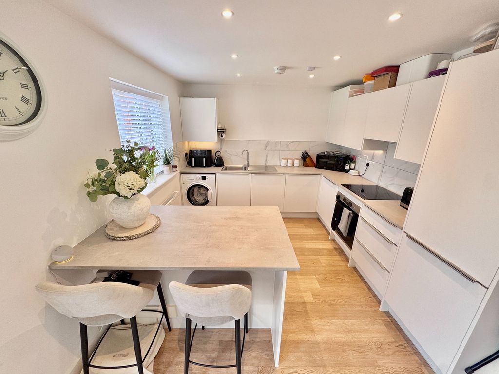 Property photo 3 of 24