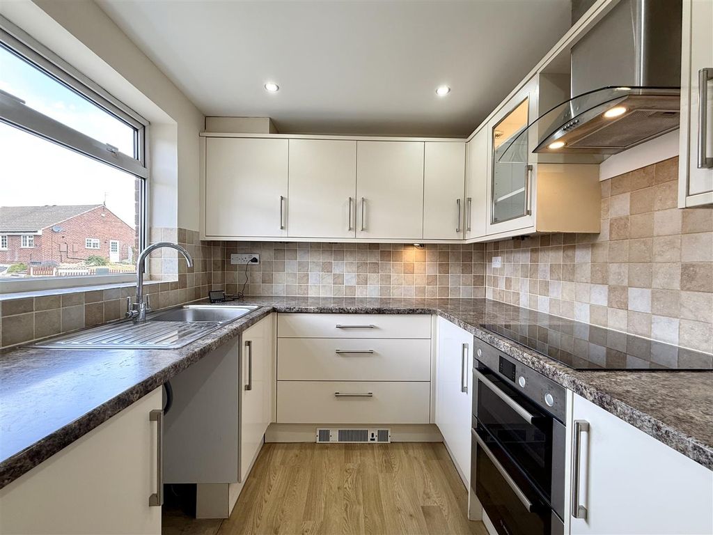 Property photo 3 of 15 3