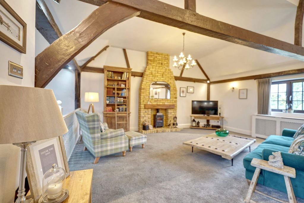 Property photo 3 of 11