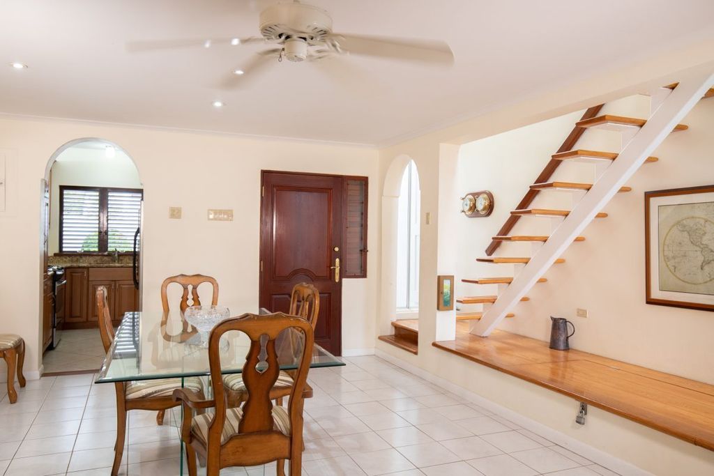 Property photo 2 of 30