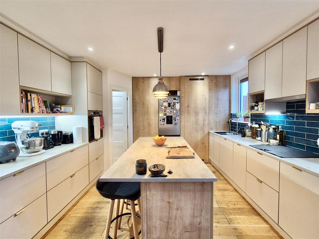 Property photo 3 of 11 20251126_144002.Jpg