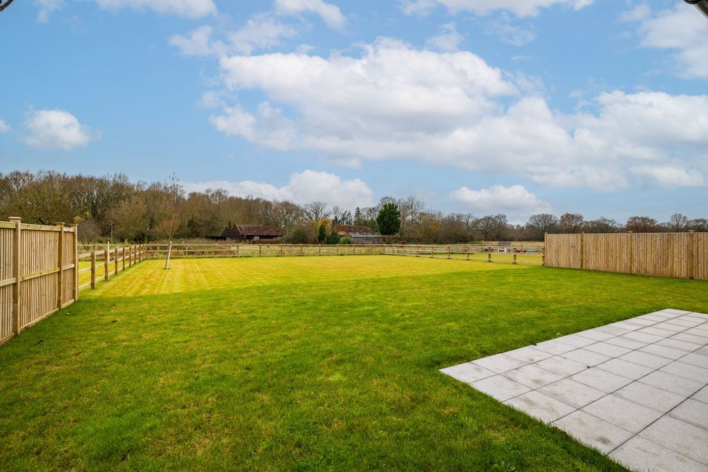 Property photo 2 of 24