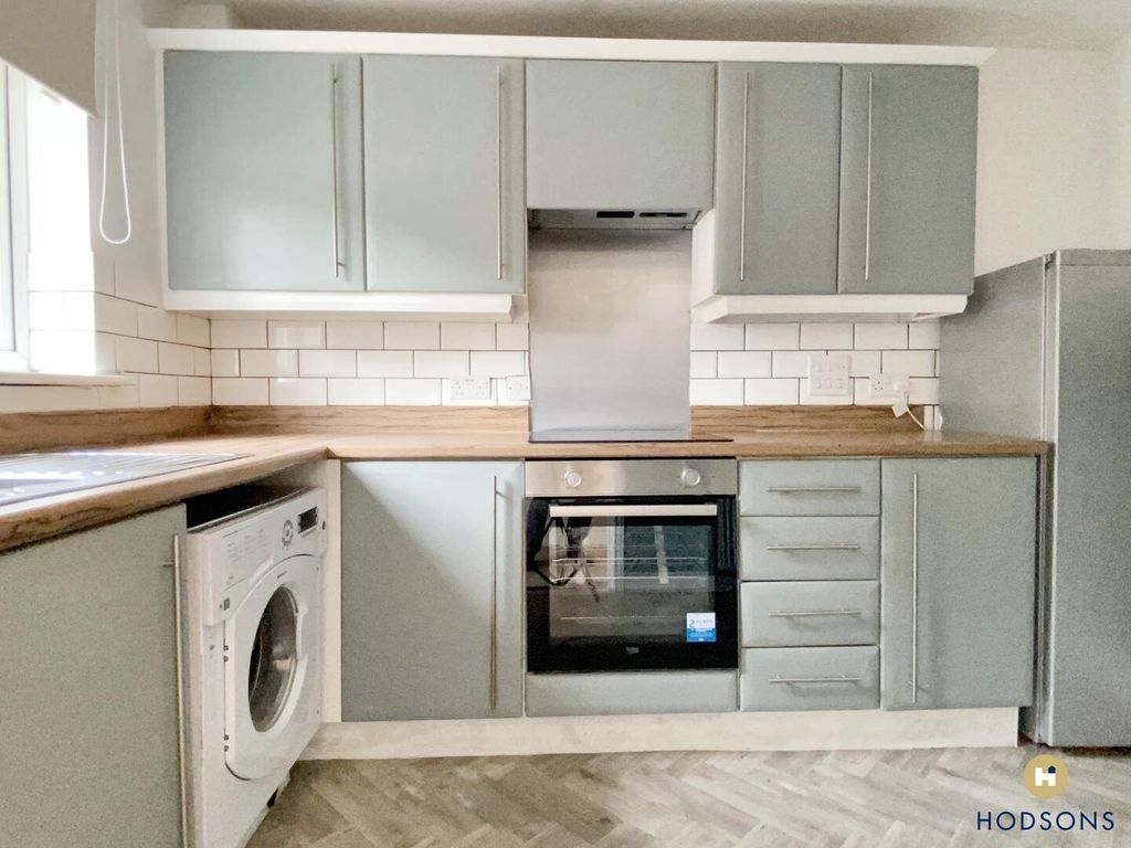 Property photo 2 of 12 Kitchen