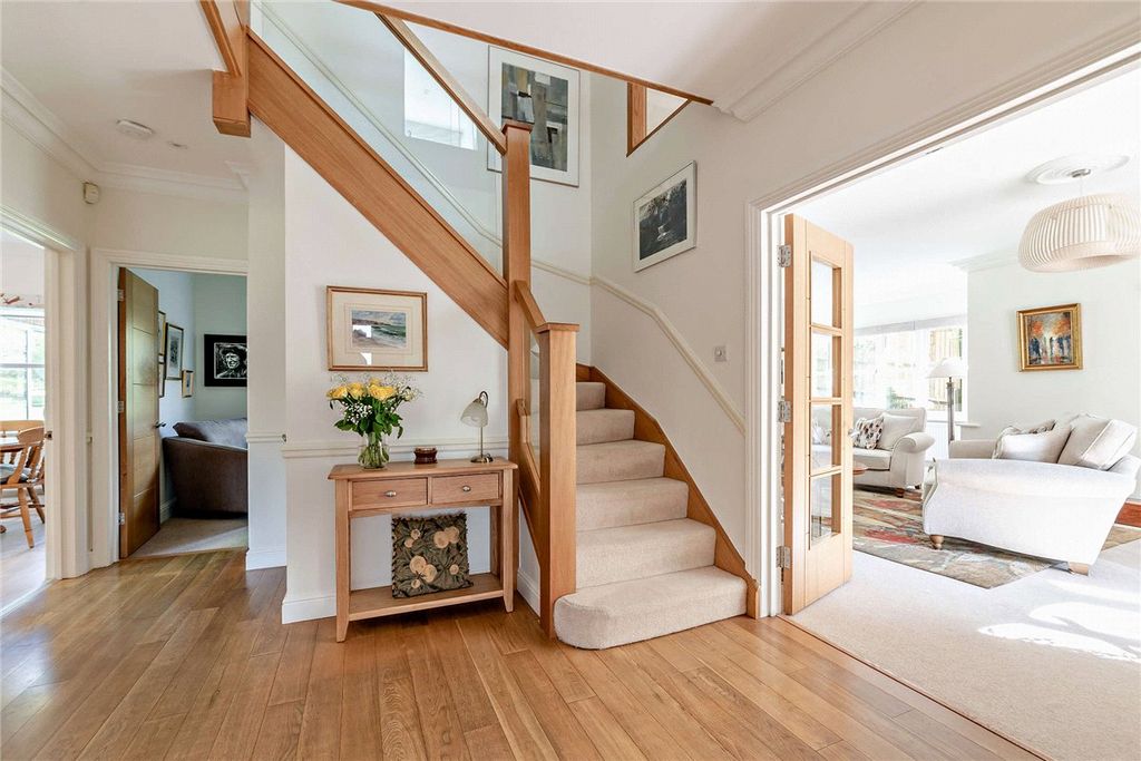 Property photo 2 of 28 Picture No. 17