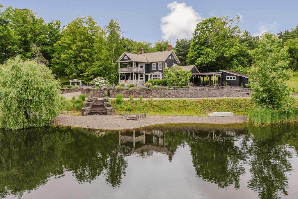 Property photo 1 of 30