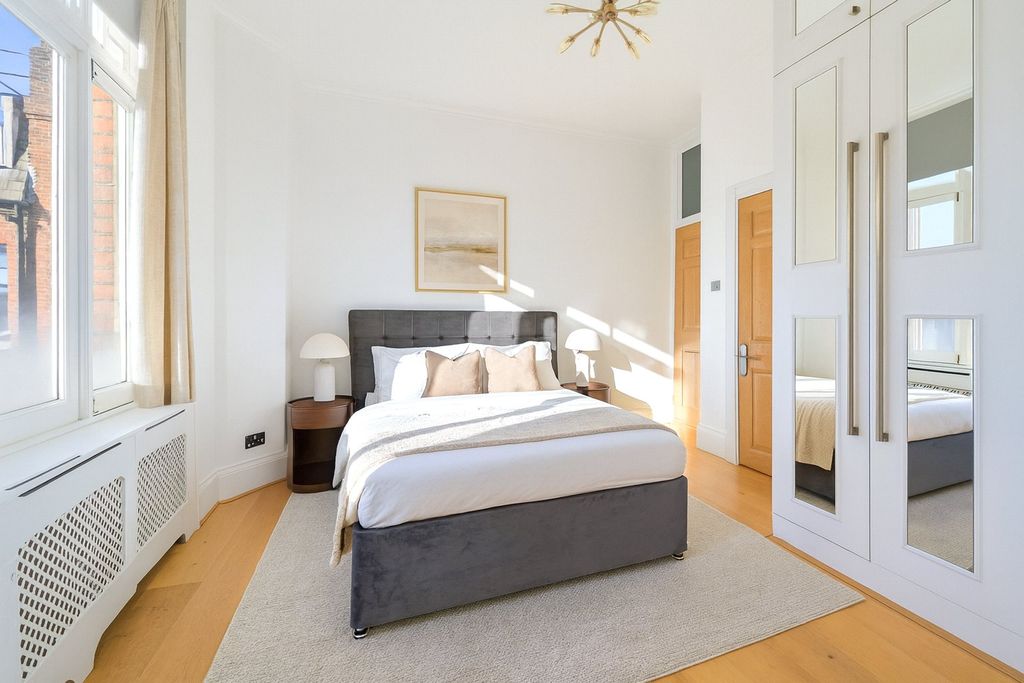 Property photo 3 of 10 Picture No. 32