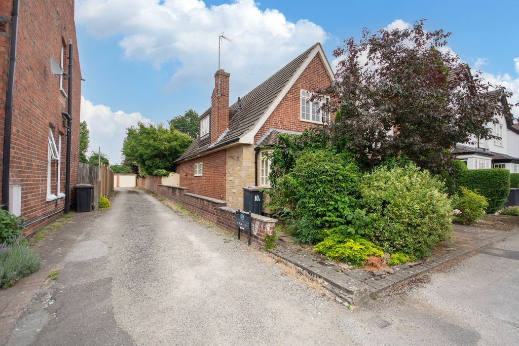 Property photo 2 of 36