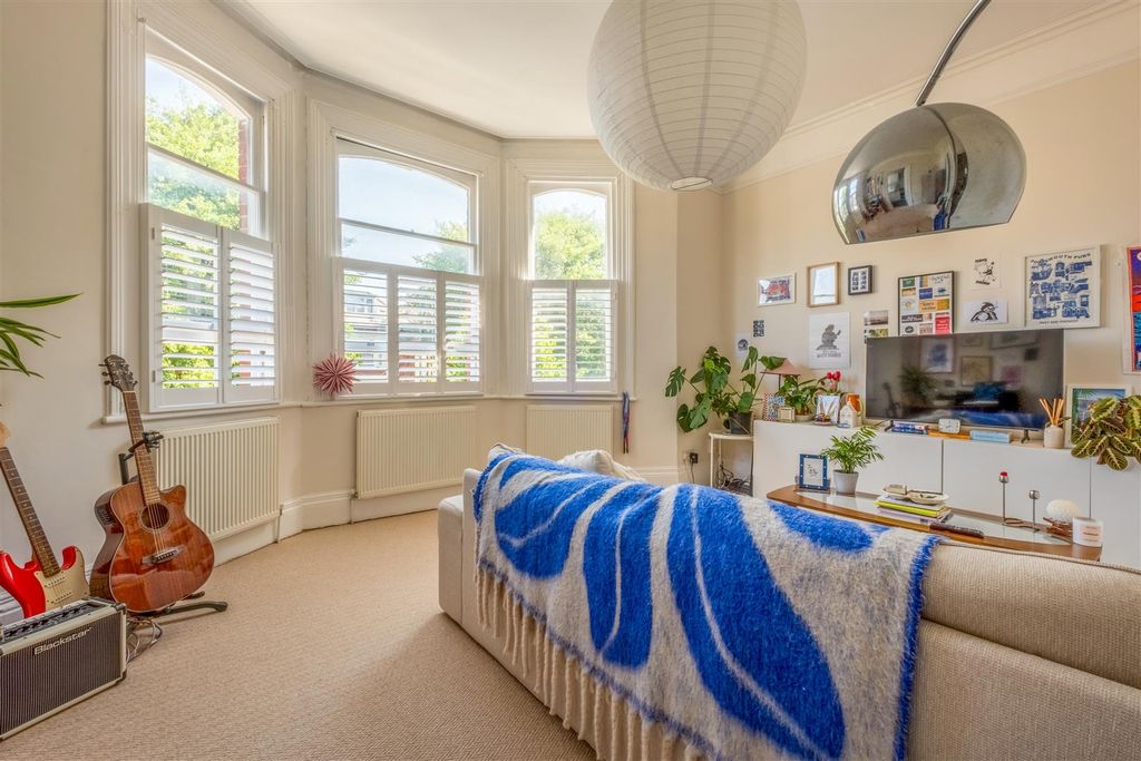 Property photo 2 of 13 F3, 54 Clarendon Villas-2.Jpg