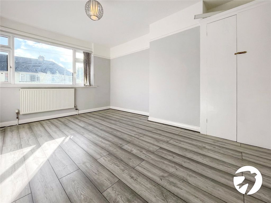 Property photo 3 of 9 Bedroom