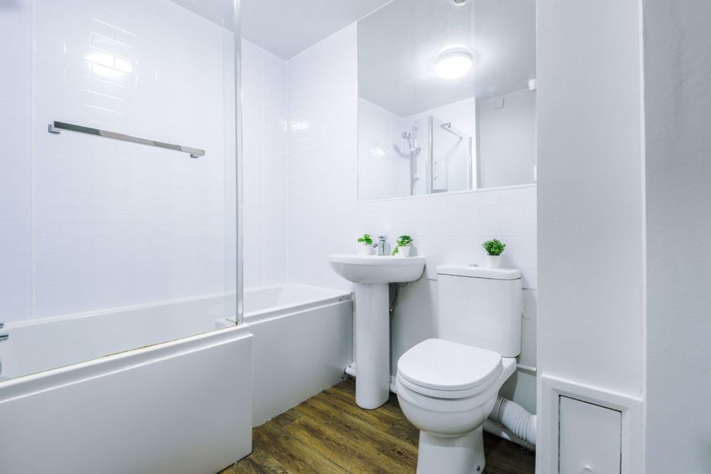 Property photo 3 of 5 Btf1 - Bathroom