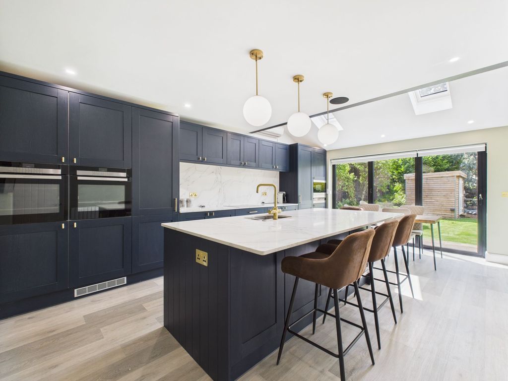 Property photo 2 of 32 Dining Kitchen
