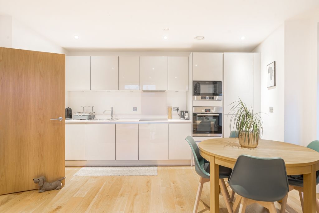 Property photo 3 of 11 1071118 (14)c