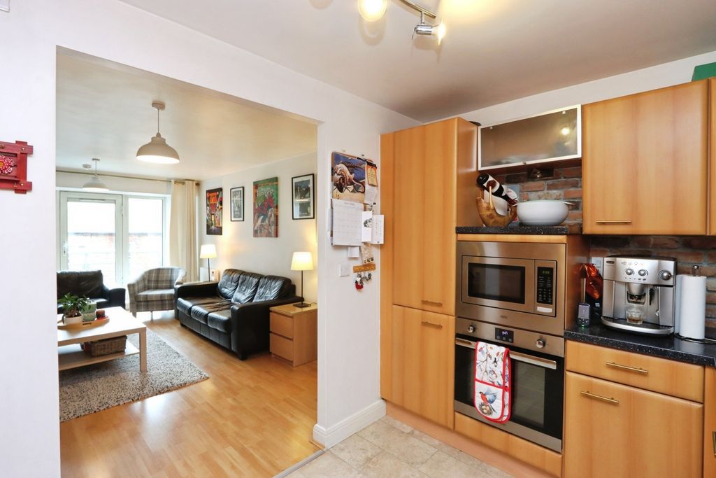 Property photo 3 of 17 Photo